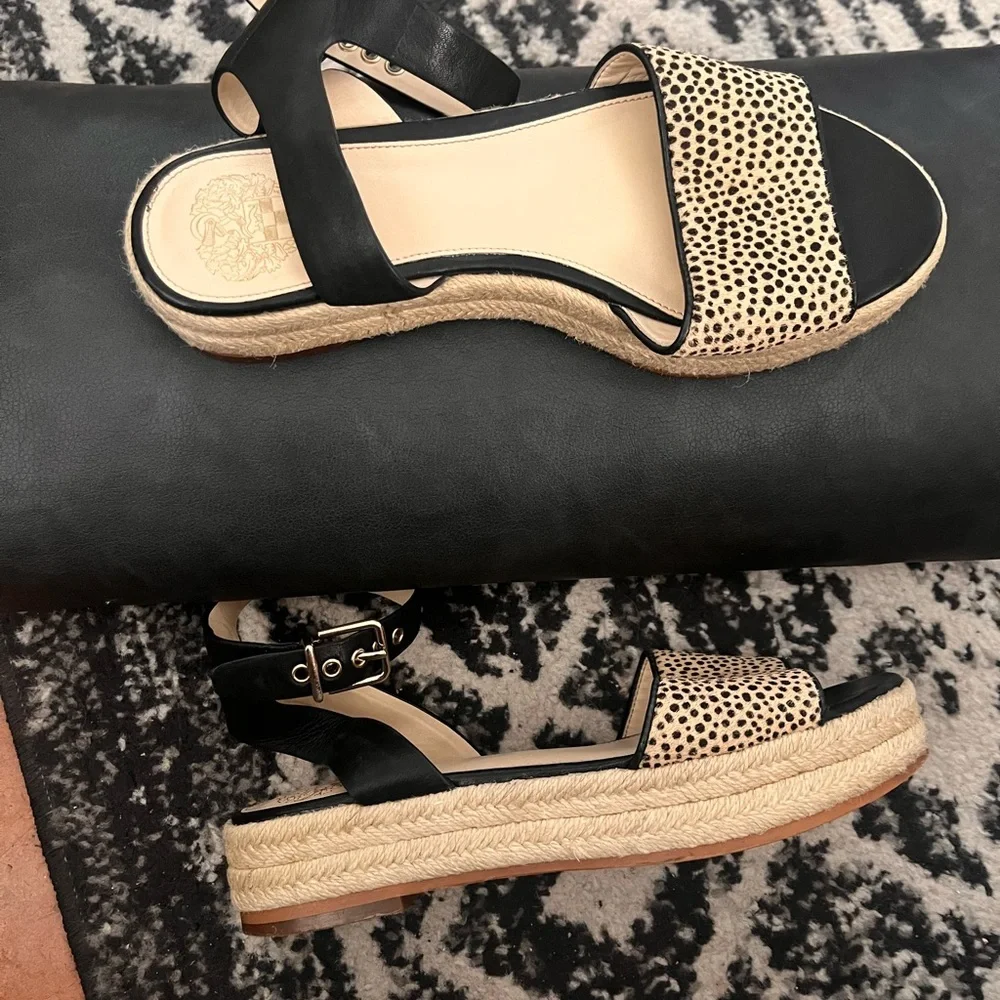 Vince Camuto Black and Tan Platform Sandals - Picture 3 of 4